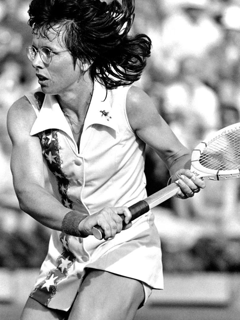 تاریخ زنان در ایالات متحده: از مبارزات تا پیشرفتهای چشمگیر 3 بیلی جین کینگ، تنیسباز برجسته آمریکایی