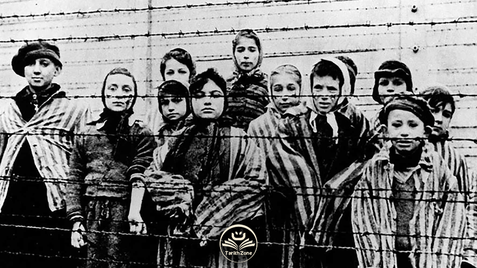 بیوگرافی آدولف هیتلر 8 گروهی از یهودیان در اردوگاه کار اجباری